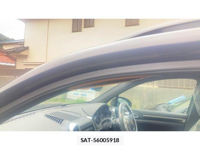 Porsche CAYENNE 2012-09 8881557-24