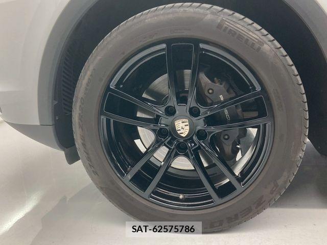 Porsche CAYENNE 2021-03 4640368-14