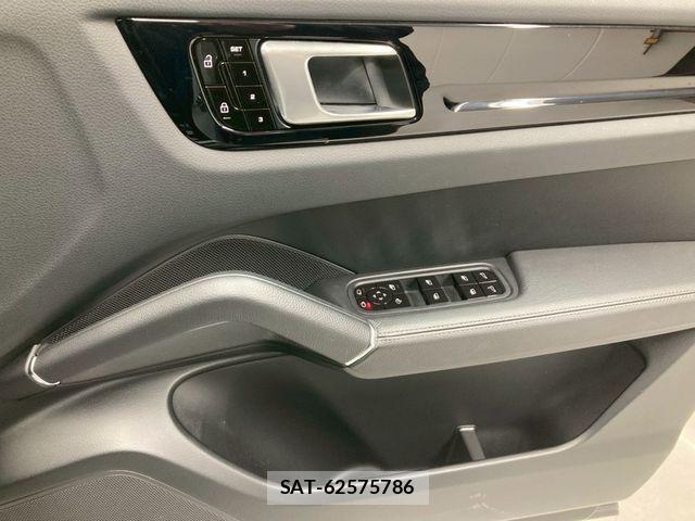 Porsche CAYENNE 2021-03 4640368-22