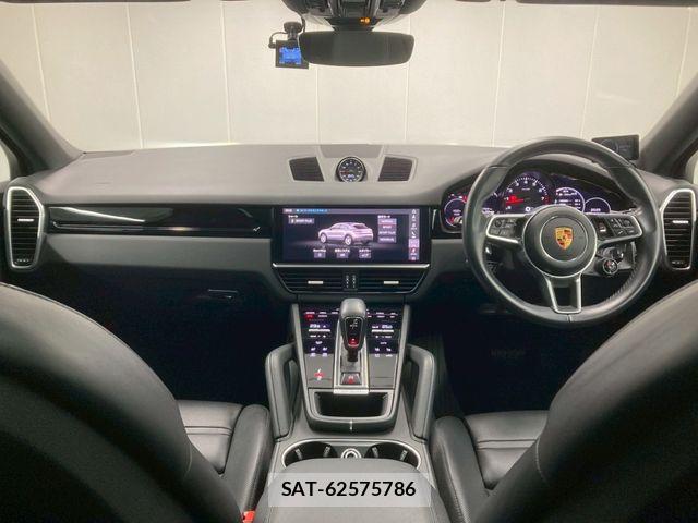 Porsche CAYENNE 2021-03 4640368-2
