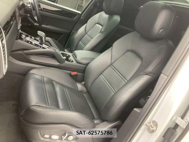 Porsche CAYENNE 2021-03 4640368-5