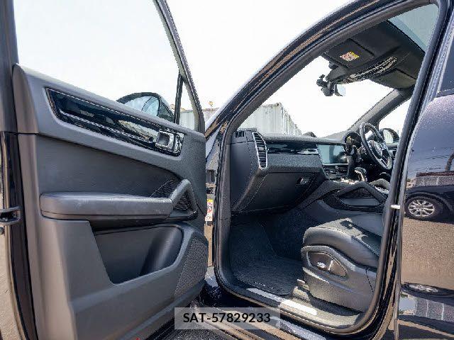 Porsche CAYENNE 2019-12 6691189-23