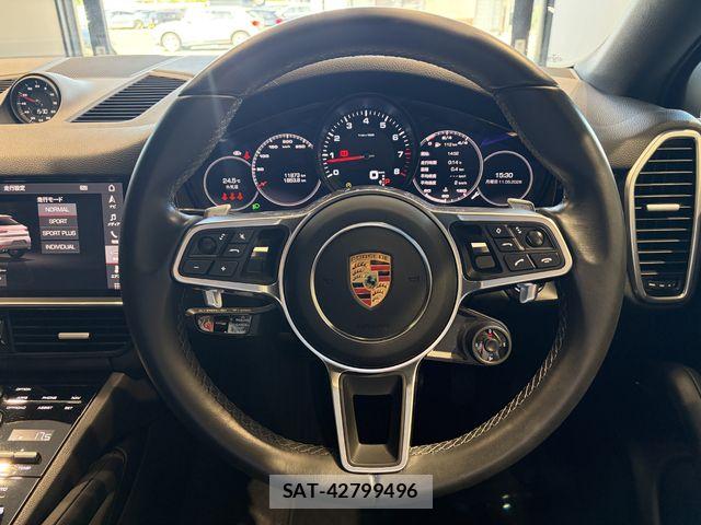 Porsche CAYENNE 2021-03 7456778-6