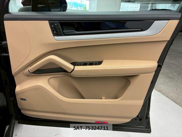 Porsche CAYENNE 2023-10 7619182-20