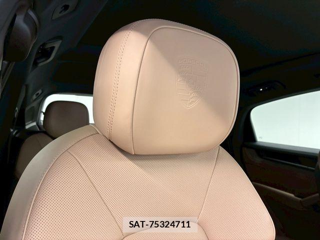 Porsche CAYENNE 2023-10 7619182-23