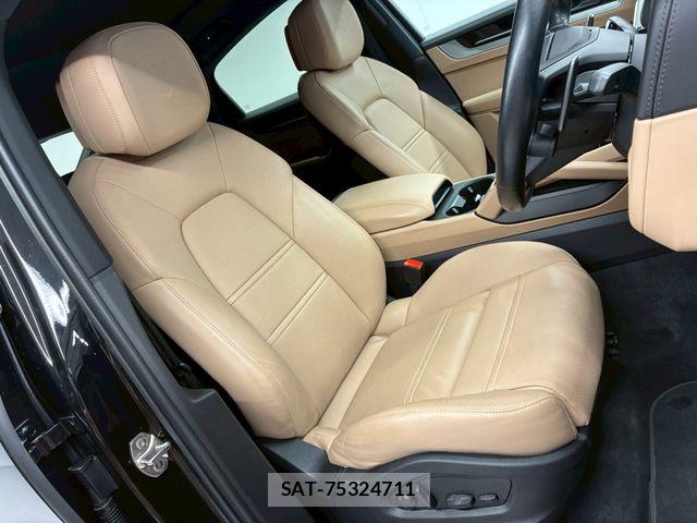 Porsche CAYENNE 2023-10 7619182-4