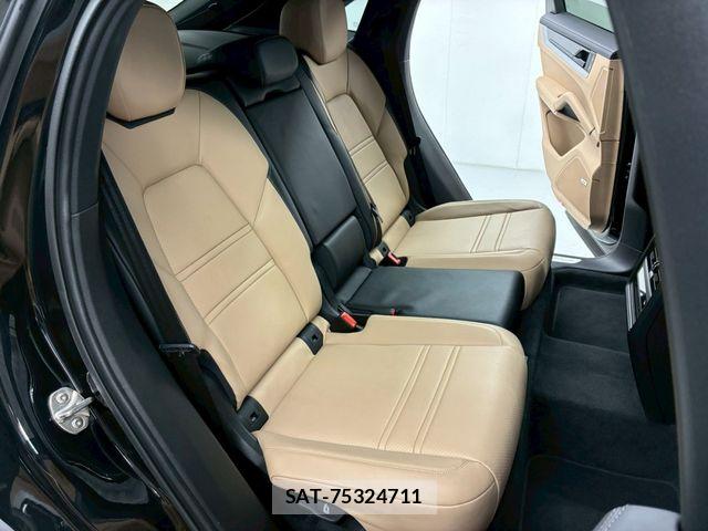 Porsche CAYENNE 2023-10 7619182-6