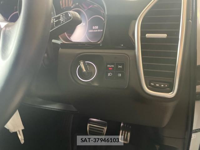 Porsche CAYENNE 2020-12 7727211-11