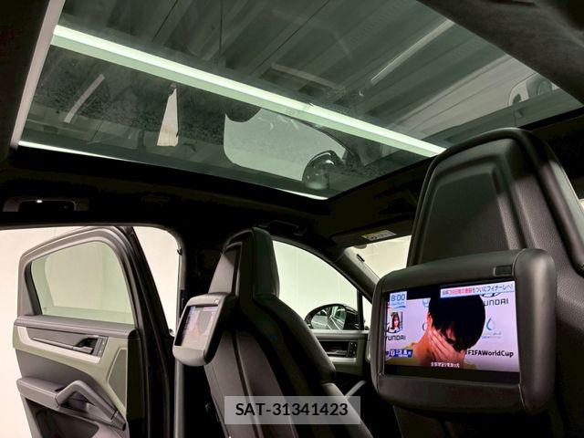 Porsche CAYENNE 2023-10 8101202-4