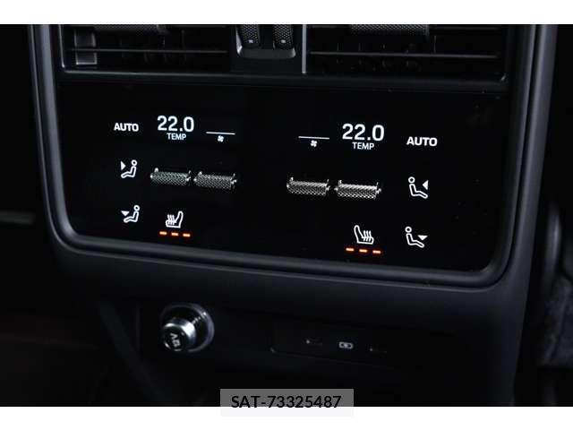 Porsche CAYENNE 2024-09 8131893-11