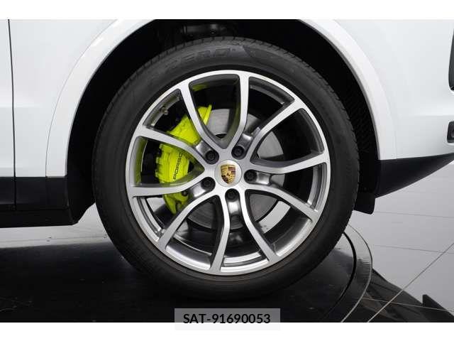 Porsche CAYENNE 2020-06 8231301-1
