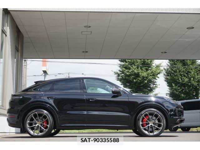 Porsche CAYENNE 2022-11 8414375-6