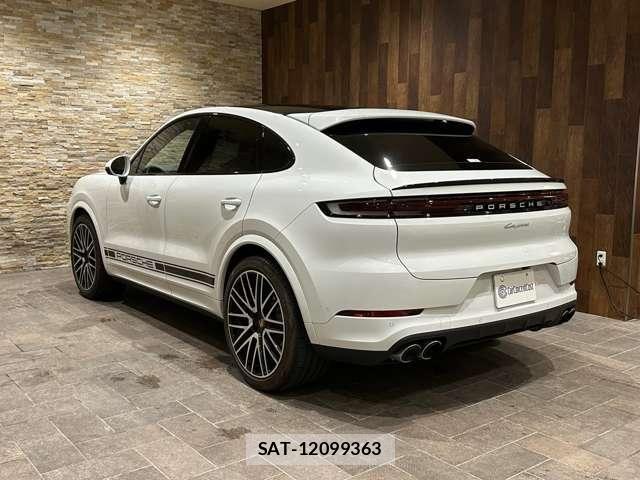 Porsche CAYENNE 2024-06 8526581-14