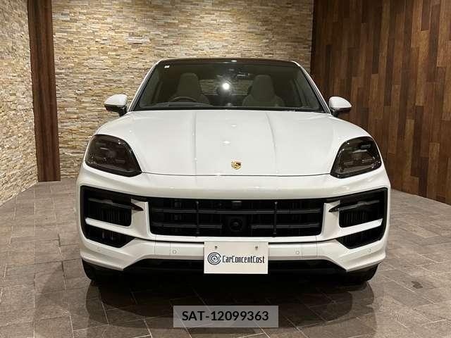 Porsche CAYENNE 2024-06 8526581-2