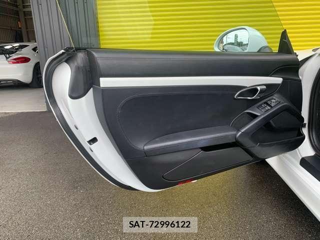 Porsche CAYMAN 2013-06 8209540-16