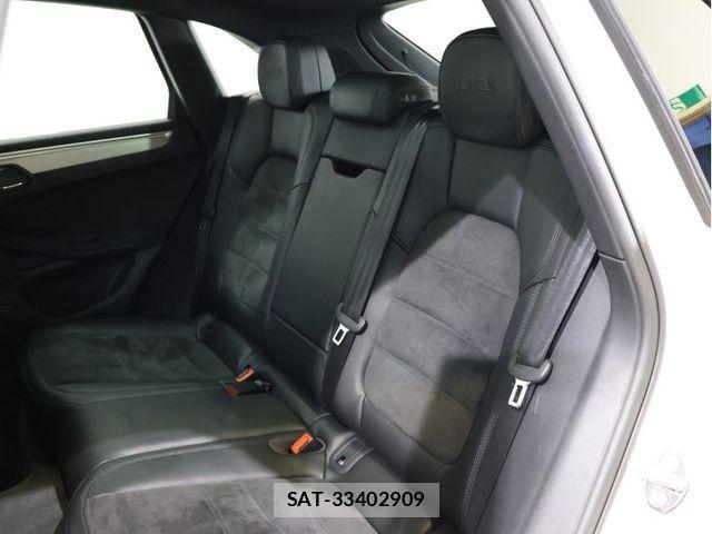 Porsche MACAN 2017-11 663826-11