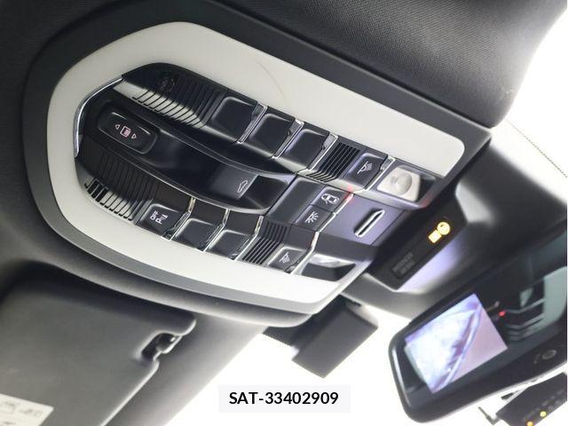 Porsche MACAN 2017-11 663826-13