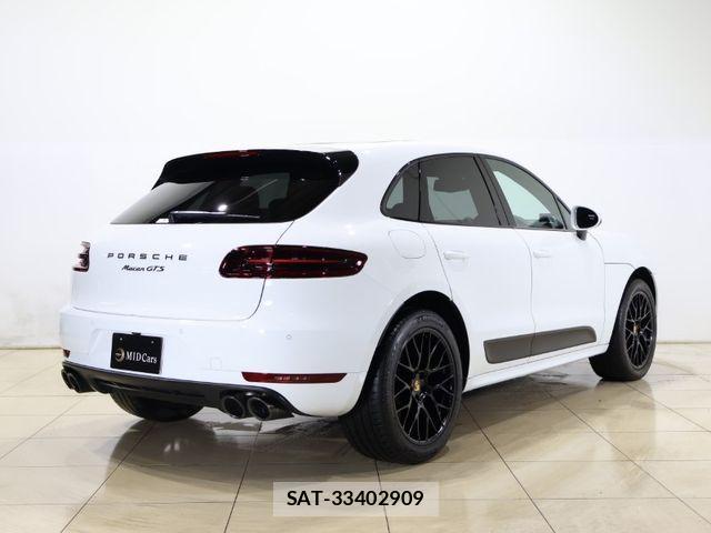 Porsche MACAN 2017-11 663826-1