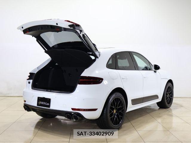 Porsche MACAN 2017-11 663826-26