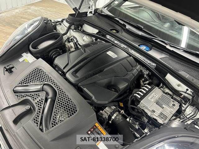 Porsche MACAN 2019-04 852997-16