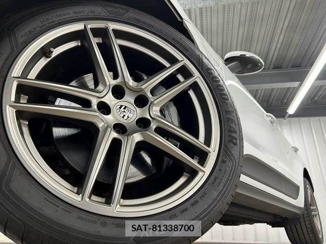 Porsche MACAN 2019-04 852997-17