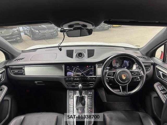 Porsche MACAN 2019-04 852997-1