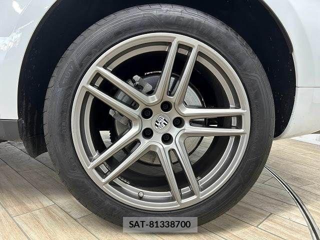 Porsche MACAN 2019-04 852997-19