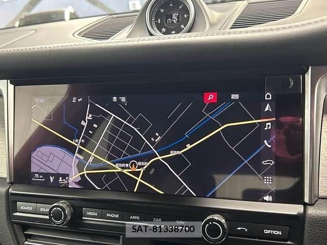 Porsche MACAN 2019-04 852997-2