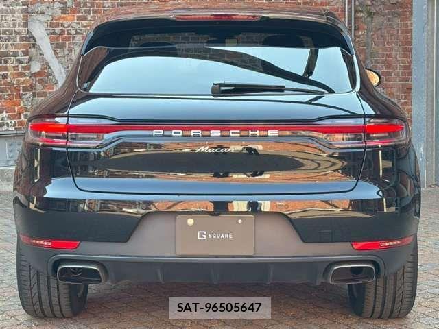 Porsche MACAN 2020-01 910744-6