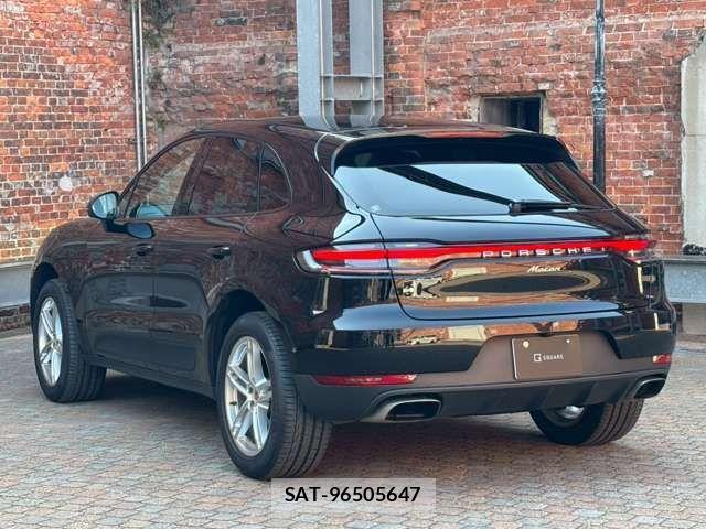Porsche MACAN 2020-01 910744-7