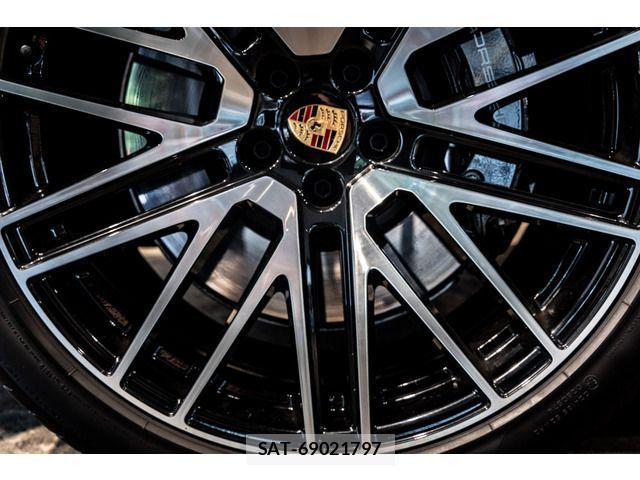 Porsche MACAN 2024-06 1210381-10