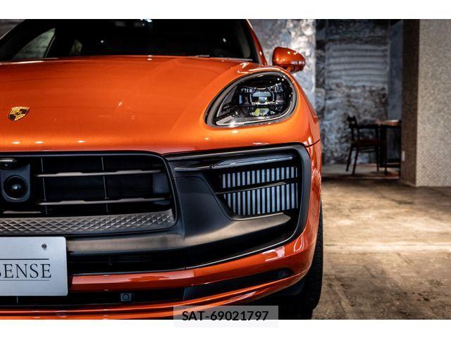 Porsche MACAN 2024-06 1210381-12