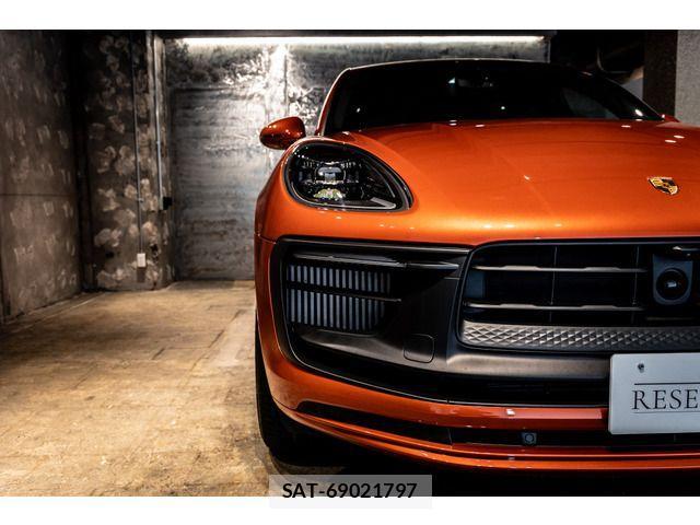 Porsche MACAN 2024-06 1210381-13