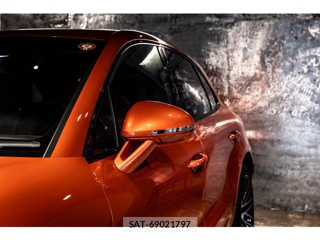 Porsche MACAN 2024-06 1210381-16