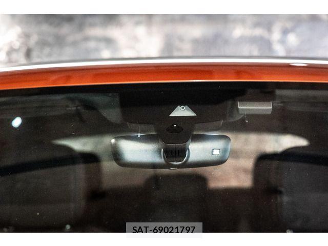 Porsche MACAN 2024-06 1210381-18