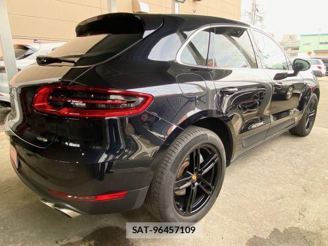 Porsche MACAN 2014-12 1258717-14