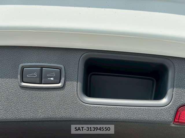 Porsche MACAN 2024-03 1288991-11