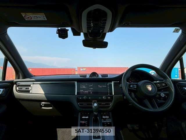 Porsche MACAN 2024-03 1288991-12