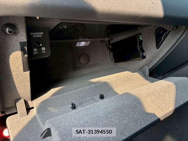 Porsche MACAN 2024-03 1288991-19