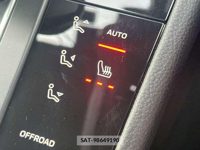 Porsche MACAN 2023-09 1314700-9