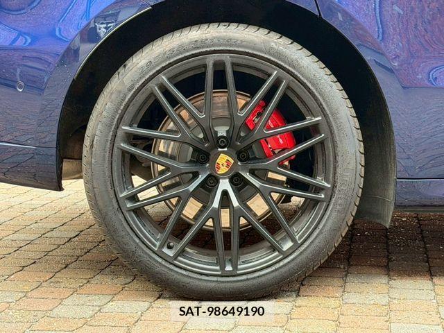 Porsche MACAN 2023-09 1314700-19