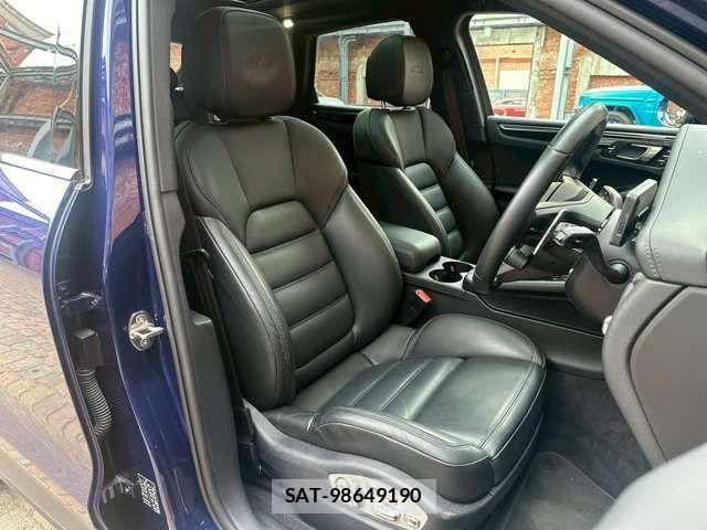 Porsche MACAN 2023-09 1314700-21