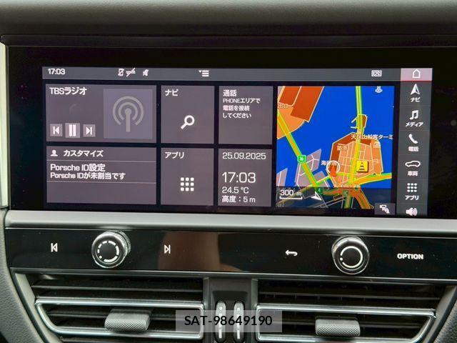 Porsche MACAN 2023-09 1314700-25