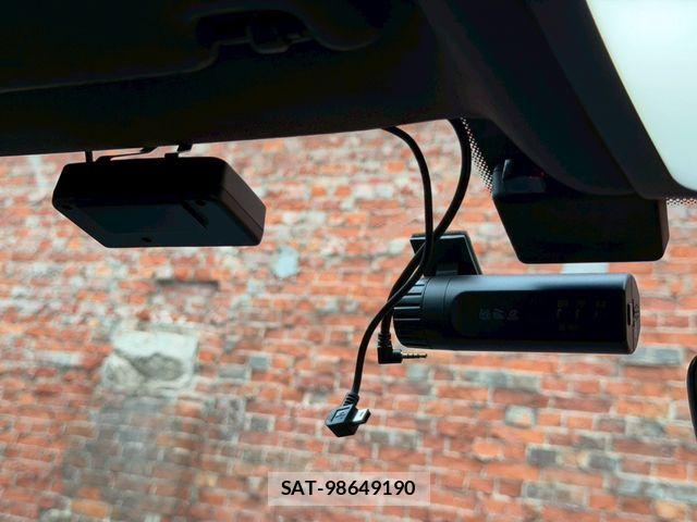 Porsche MACAN 2023-09 1314700-28