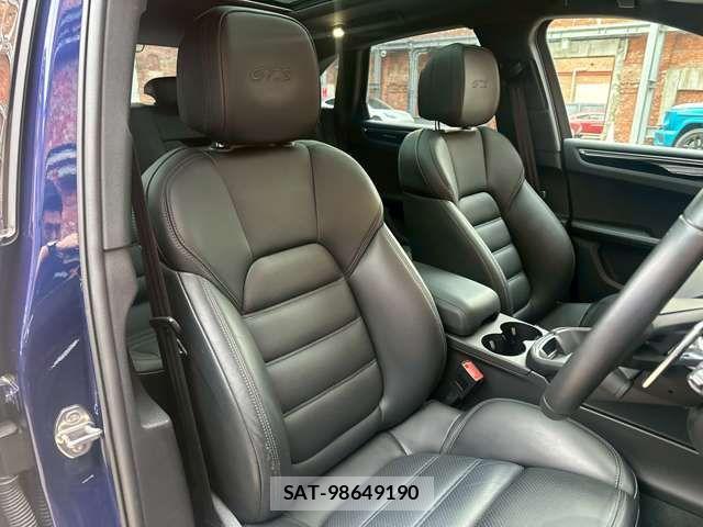Porsche MACAN 2023-09 1314700-4