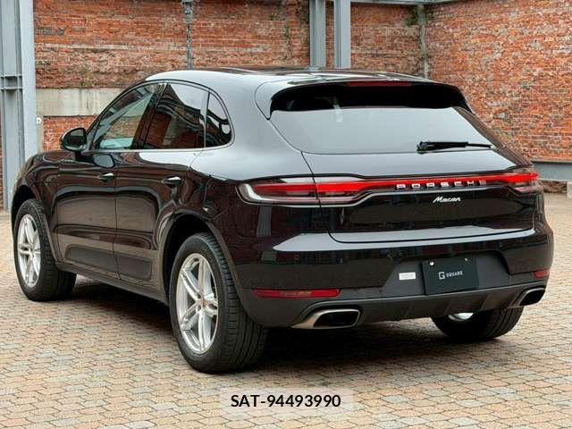Porsche MACAN 2020-09 1320029-5
