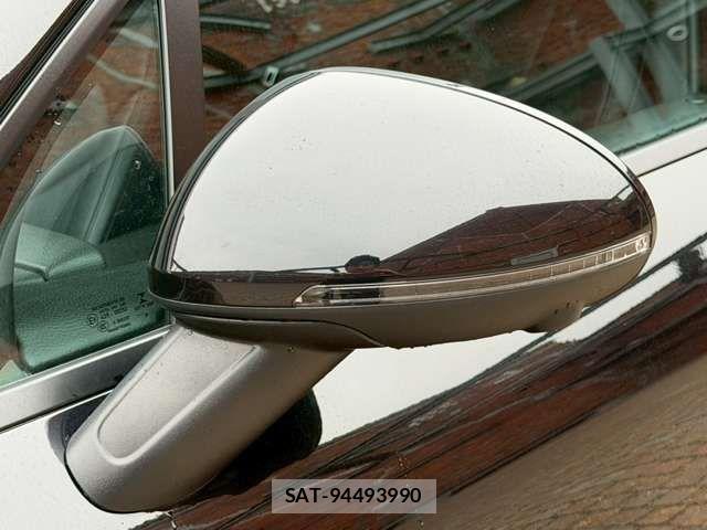 Porsche MACAN 2020-09 1320029-7