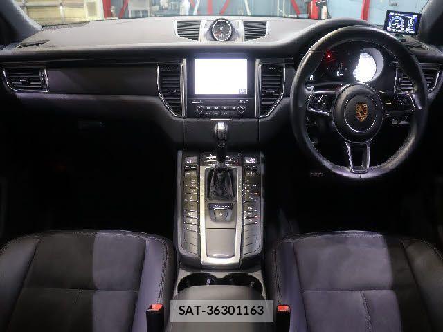 Porsche MACAN 2018-03 1332627-1