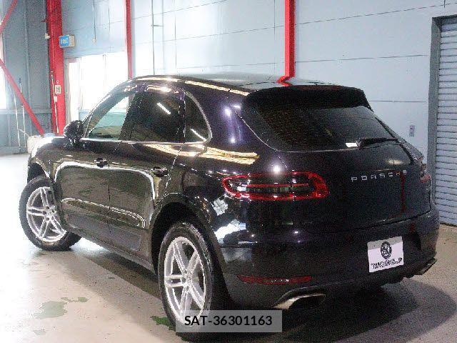 Porsche MACAN 2018-03 1332627-21