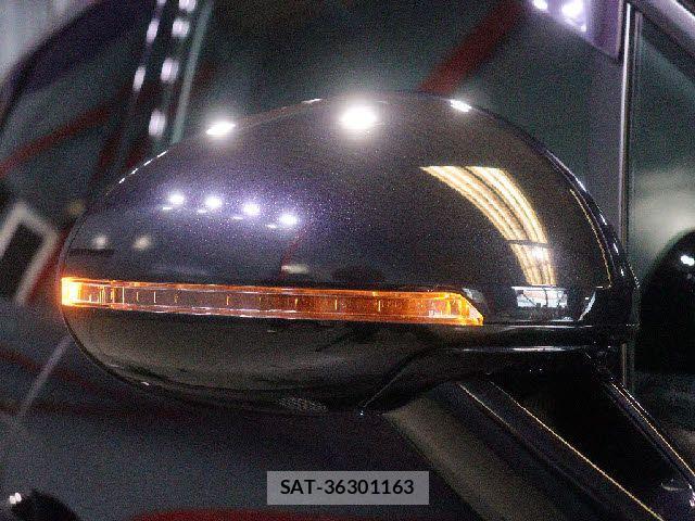 Porsche MACAN 2018-03 1332627-25